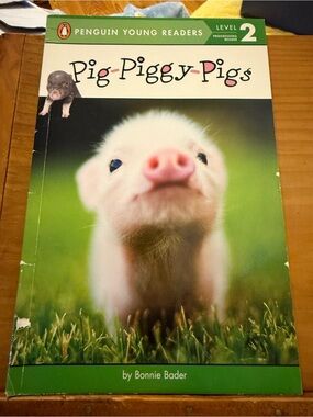 Pig-Piggy-Pigs Penguin Young Readers Level 2 by Bonnie Bader